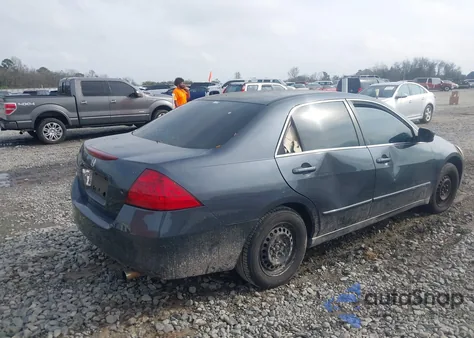 2007 Honda Accord 2.4 Lx z USA, uszkodzony, nr VIN 1HGCM56497A052158